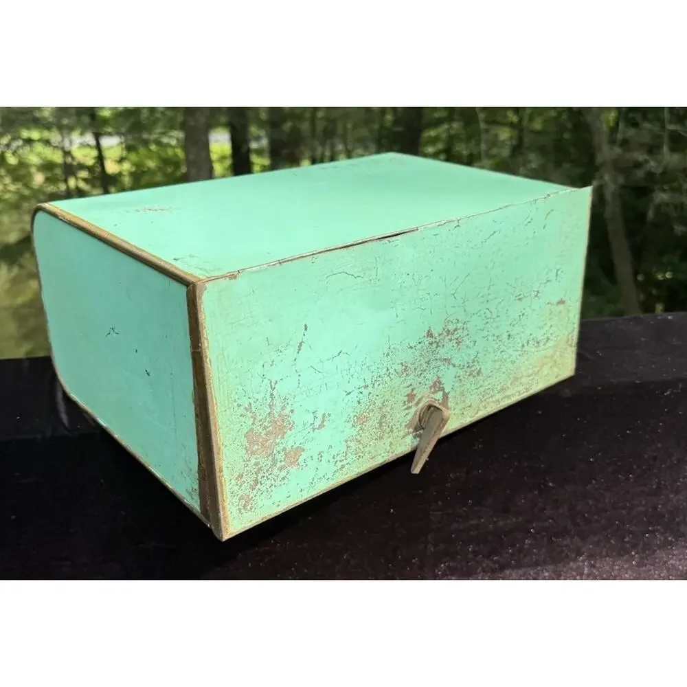 Vintage 1950’s Ransburg Metal Bread Box Locking Lid All Original